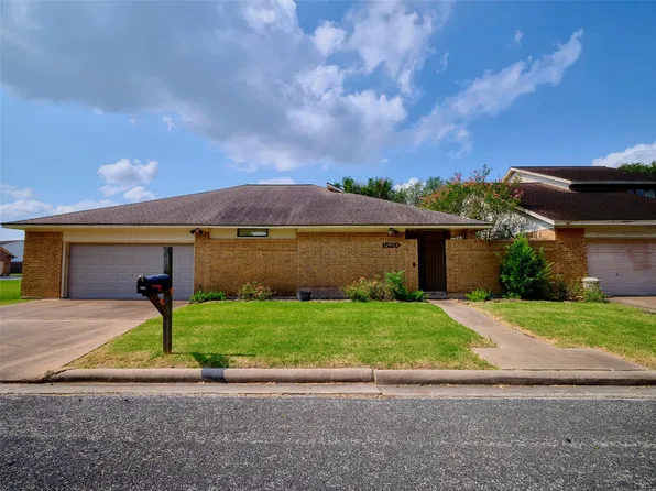 1520 Crestmont St, Wharton, TX 77488