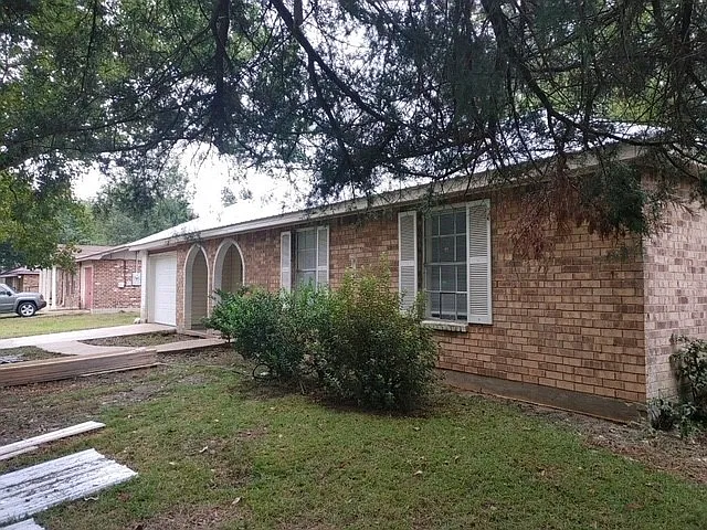 3 bed, 1066 sqft, $1,500 — Photo 2