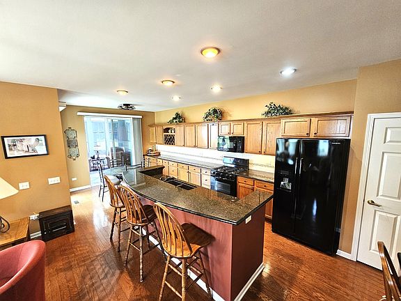 4th image of 12304 Laurel Ln