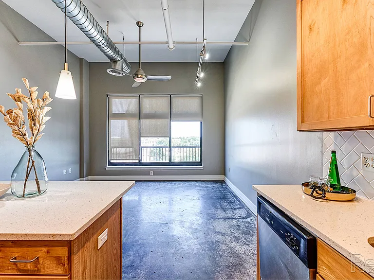 Zona Rosa Apartments — Photo 16