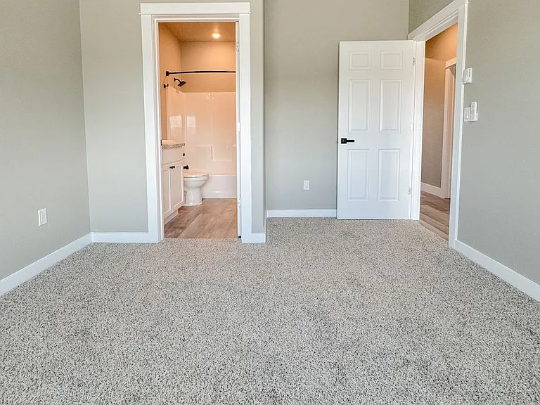941 Covey Run Rd #212 — Photo 9