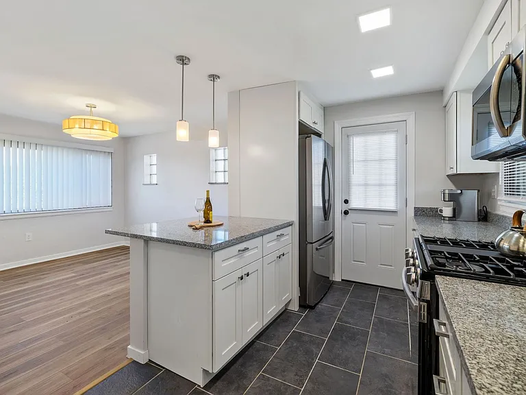 973 Agnew Rd — Photo 17