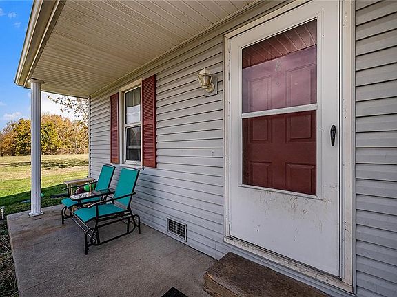 4th image of 1100 Colonial Dr