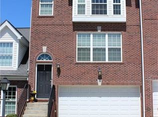 542 E Vanderbilt Dr, Mars, PA 16046
