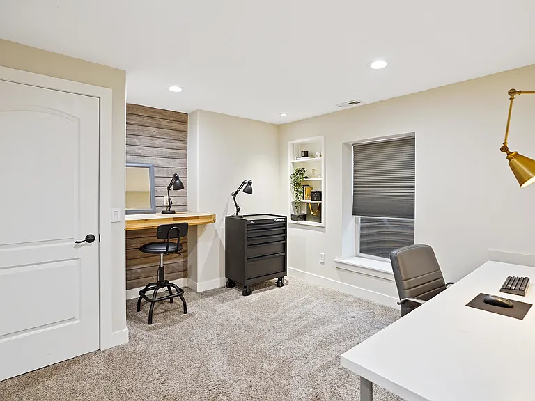 247 S 650 West Cir — Photo 10