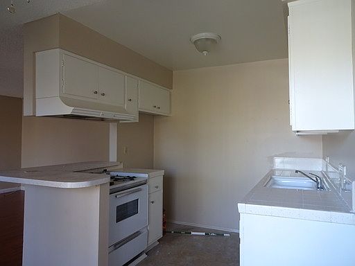 5th image of 522 E 20th St APT 1