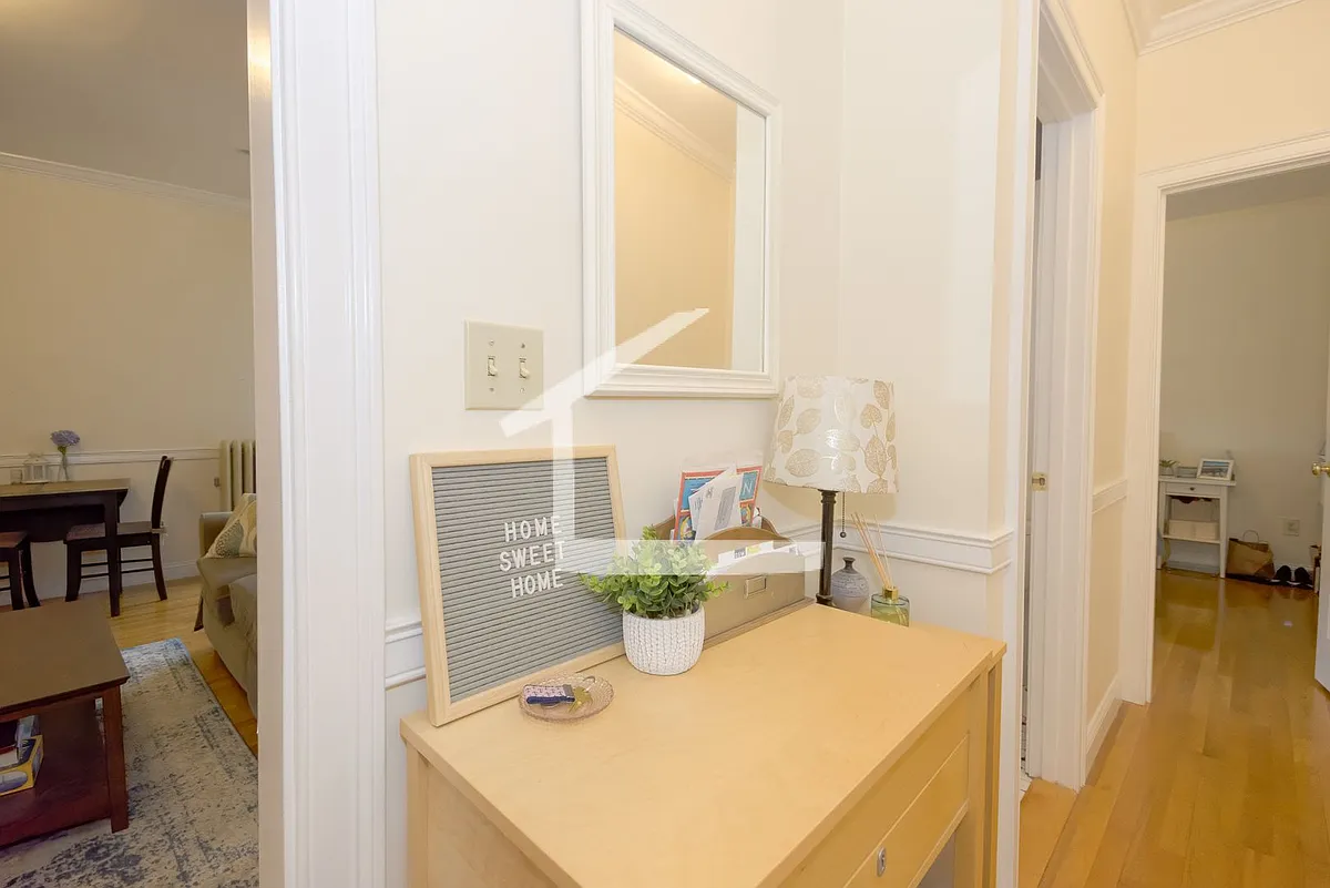 Photo 1 of 8 - 1355 Commonwealth Ave #5 - Boston, MA Primary Photo - 1355 Commonwealth Ave #5