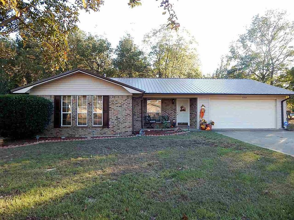 1st image of 3709 Hillside Dr