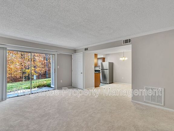 5th image of 12249 Stevenson Ct