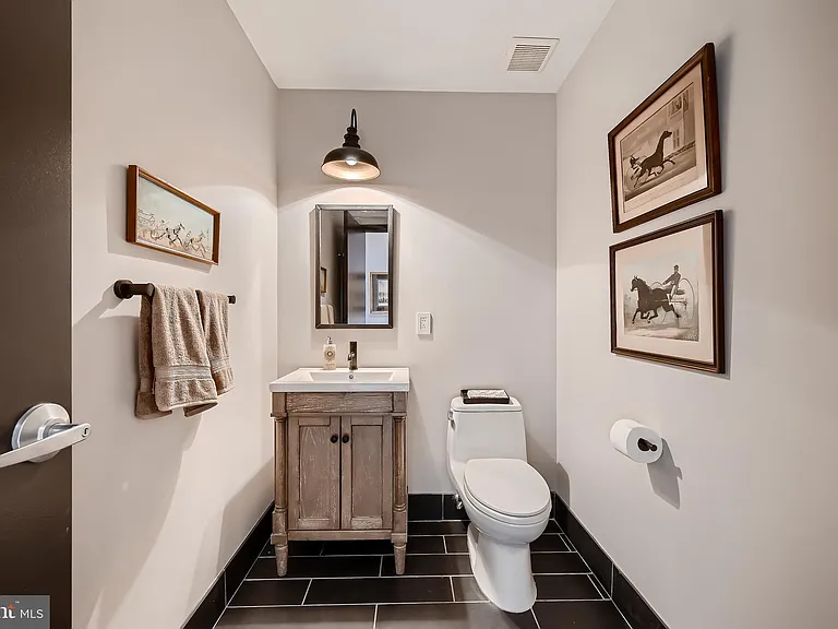 1200 Steuart St #1611 — Photo 18