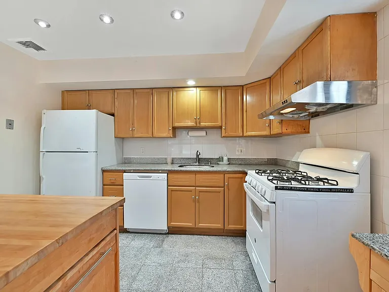 27 Beech St — Photo 4
