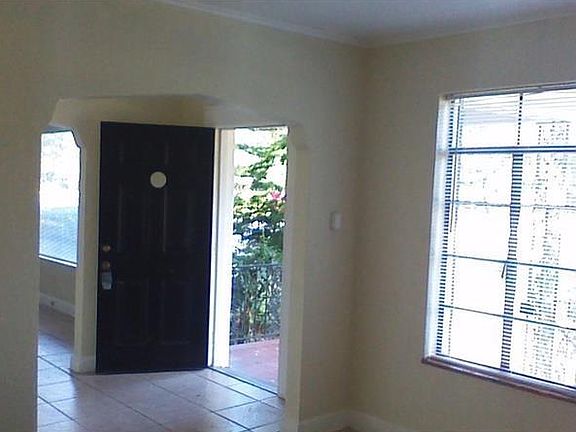 4th image of 3122 N A St