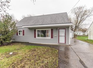 629 Blossom Dr, Lorain, OH 44052