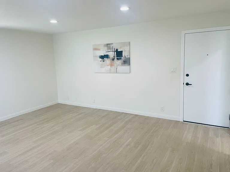 945 Main St #3 — Photo 7