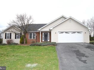 12 Arlington Dr, Carlisle, PA