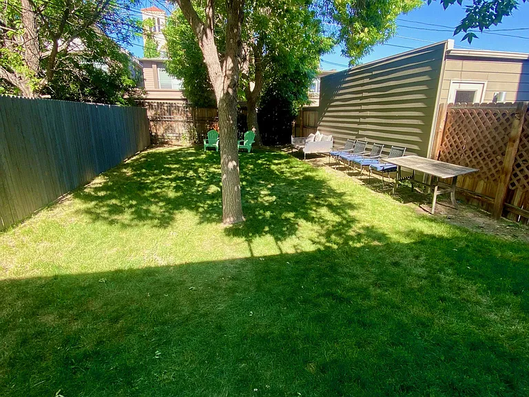 831 N Forest St — Photo 12