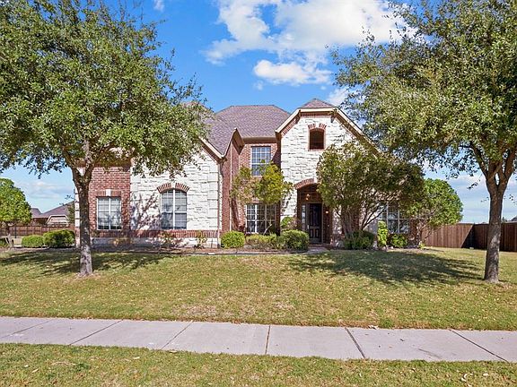 2nd image of 634 Winterberry Ln