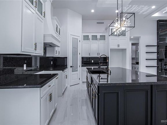3rd image of 3004 Silver Oak Ave