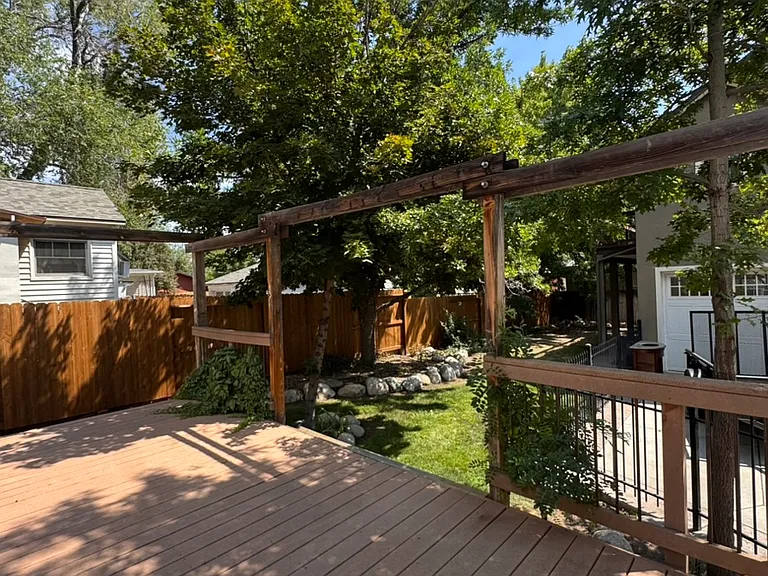 1290 Gordon Ave — Photo 11