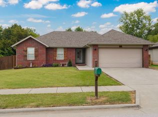 2831 W Setting Sun Dr, Springfield, MO 65807