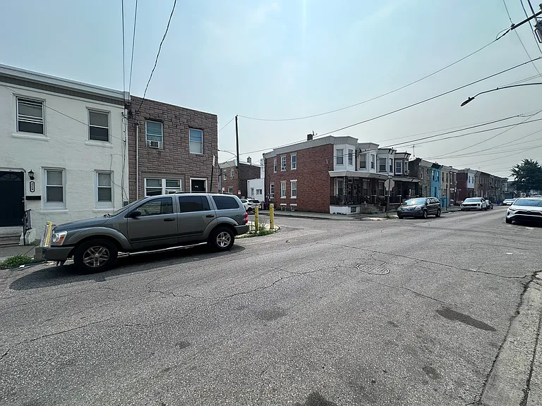 2229 E Ann St — Photo 28