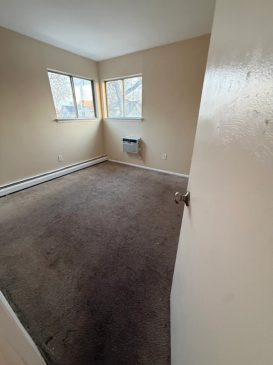Building Photo - 116 E Fairview Ave #2