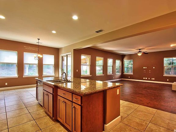 4th image of 1859 Sorrell Cir