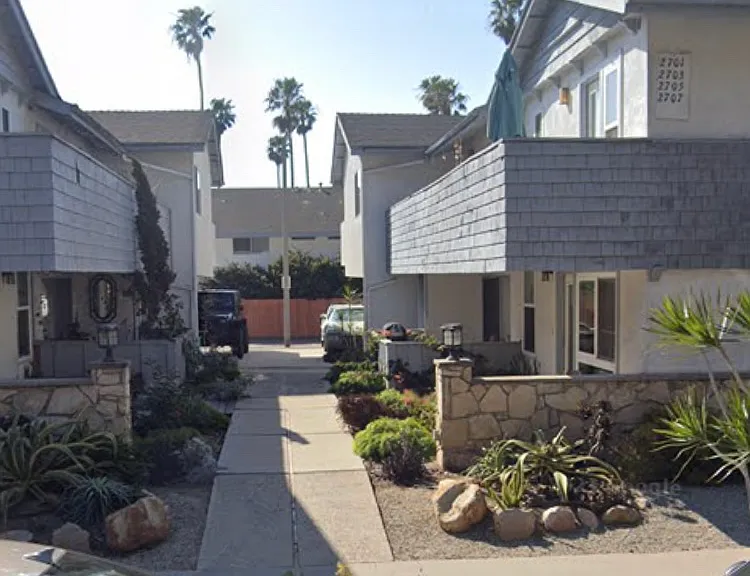2701 Harbor Blvd #B — Photo 2
