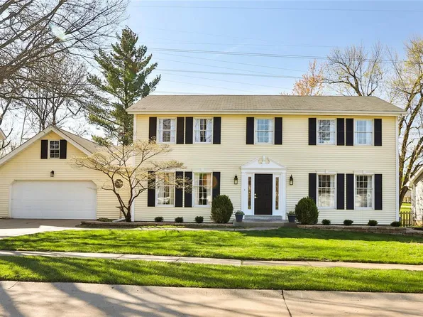 16072 Meadow Oak Dr, Chesterfield, MO 63017