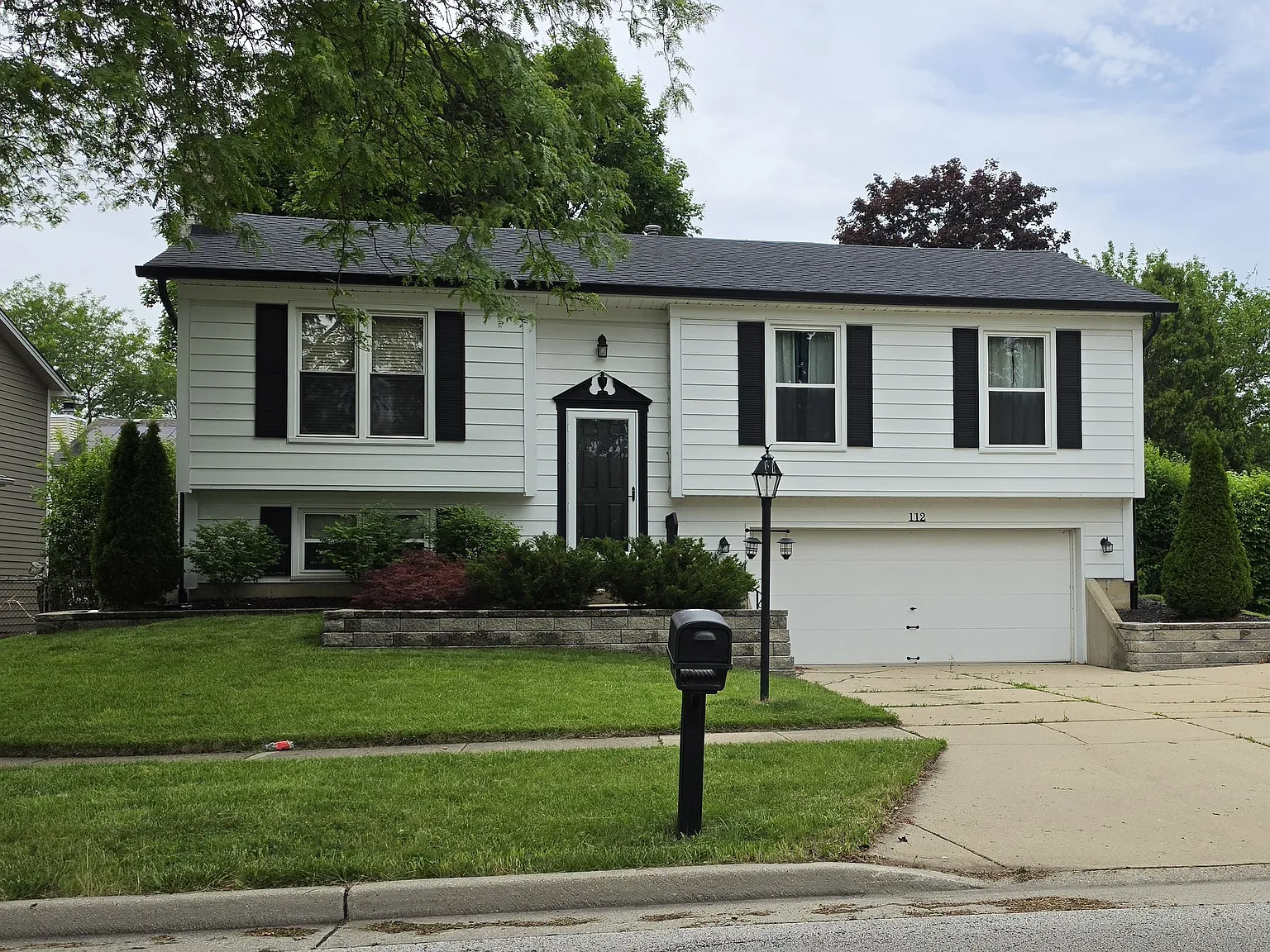 4 bed, 1684 sqft, $3,500 — Photo 1
