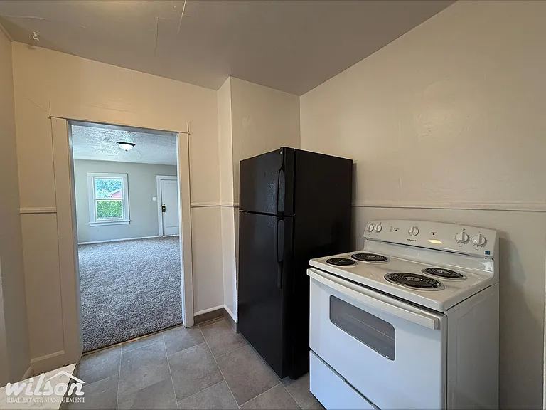 1403 W Lincoln Ave — Photo 10