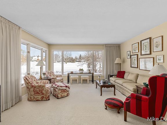 5th image of 286 Shore Haven Dr SE