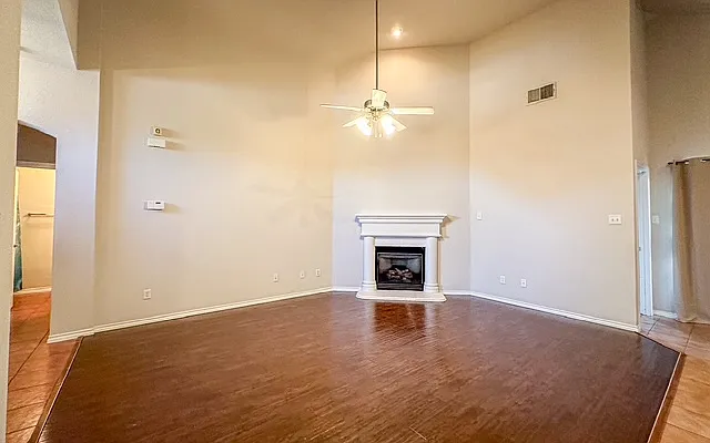 3 bed, 1449 sqft, $2,050 — Photo 3