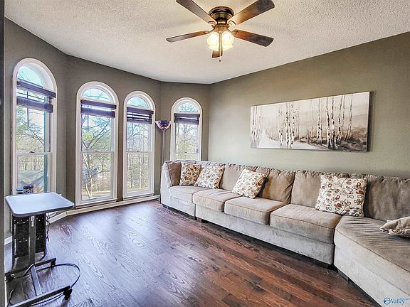 4th image of 123 Anna Kathryn Dr
