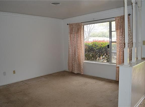 2nd image of 305 Victorian Dr