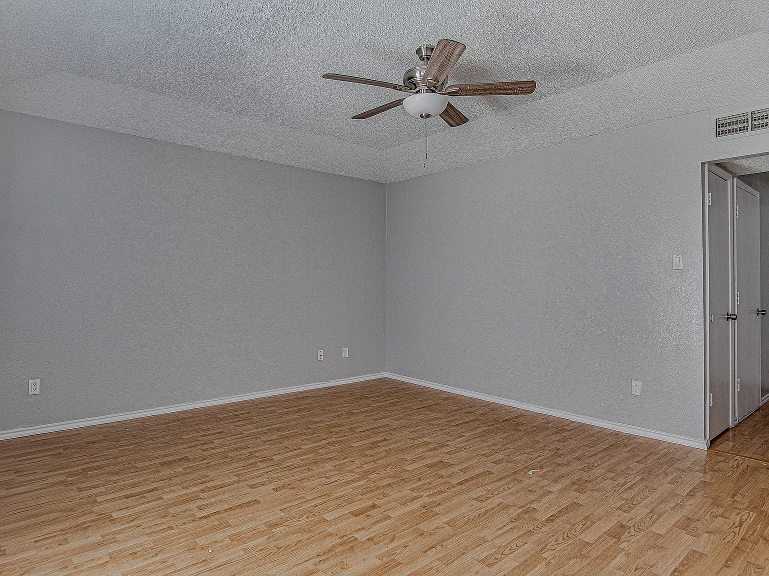 3 bed, 1362 sqft, $1,800 — Photo 4