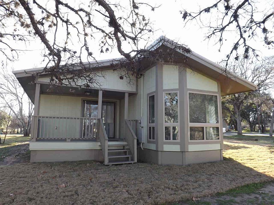 1st image of 302 Belaire Cir