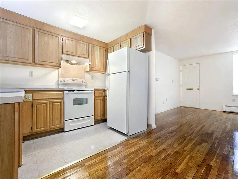 37 Orchard Pl — Photo 2