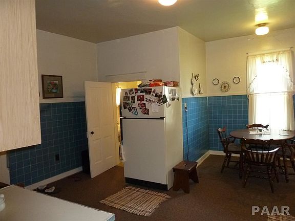 4th image of 204 E Oakley St