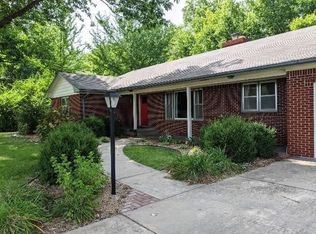 2501 Goerz Ave, Newton, KS 67117