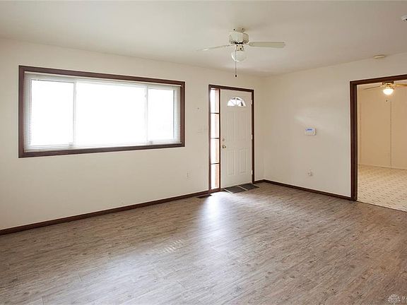 5th image of 209 Whitehall Dr