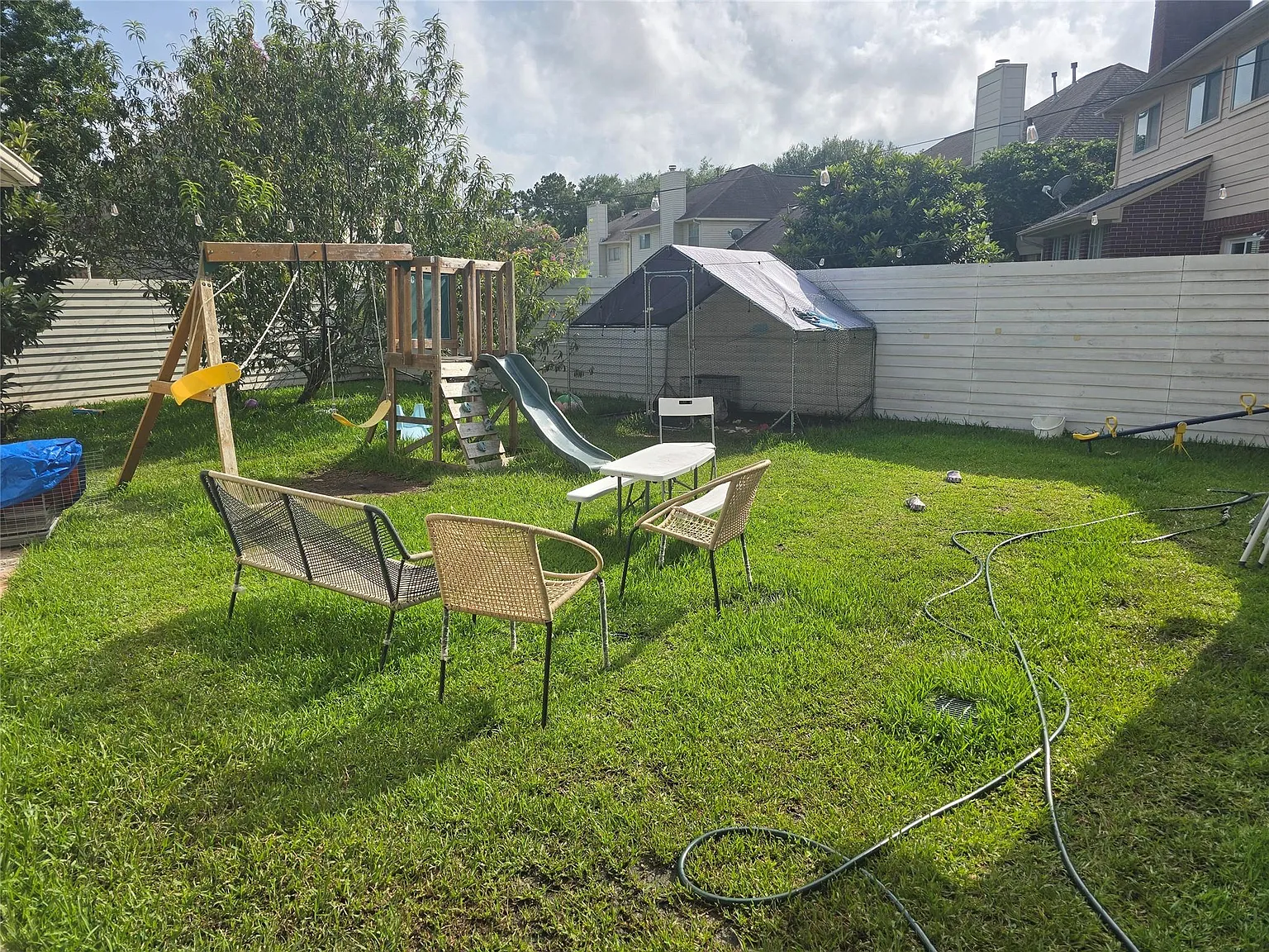 4 bed, 2.5 bath, 2810 sqft, $3,150 — Photo 4