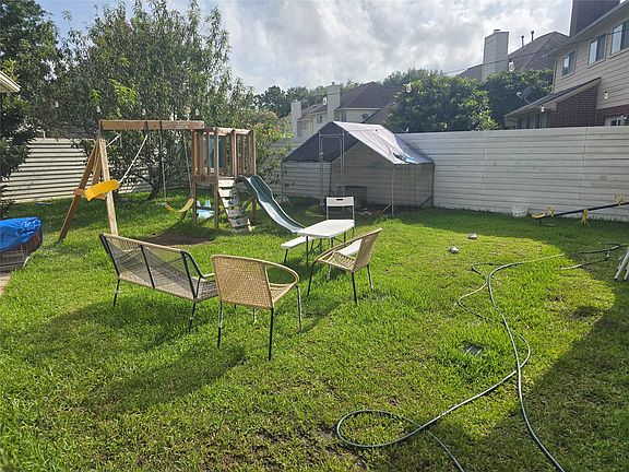 4th image of 215 Birch Hill Dr