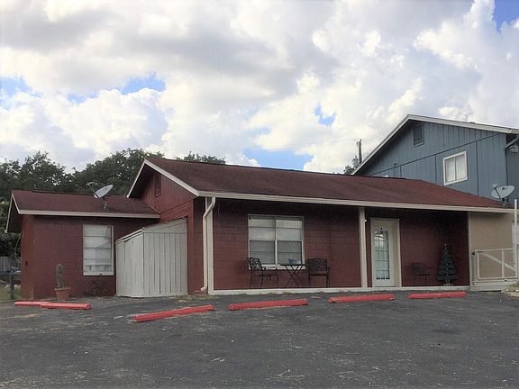 This end unit townhome has no one above. It faces Comal Park and is located on the boat ramp #5 on the south side of Canyon Lake. Easy to take boat from back parking area directly down ramp to lake.