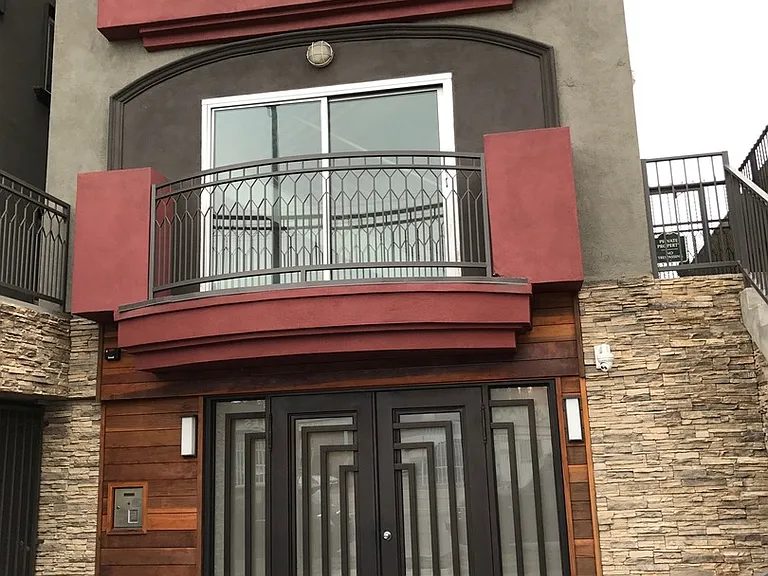 11124 Burbank Blvd #201 — Photo 3