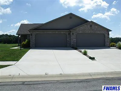 301 Pumpkin Ridge Ct photo 1