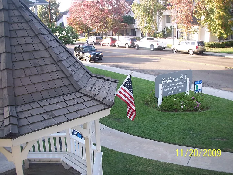Cobblestone Park Apartments — Photo 23