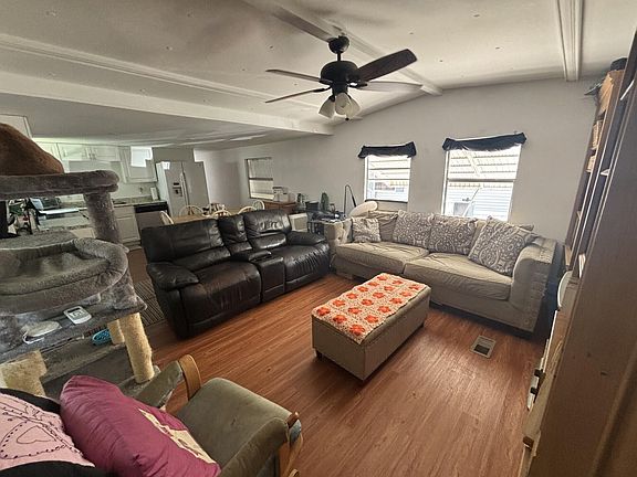 5th image of 378 Pebblestone Court