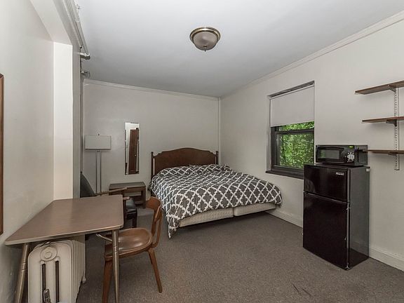 5th image of 5748 S Blackstone Ave #403B