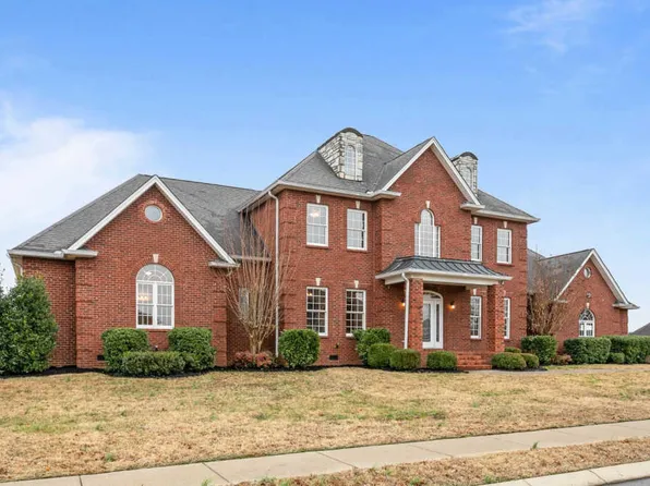 815 Stone Brook Dr, Lebanon, TN 37087